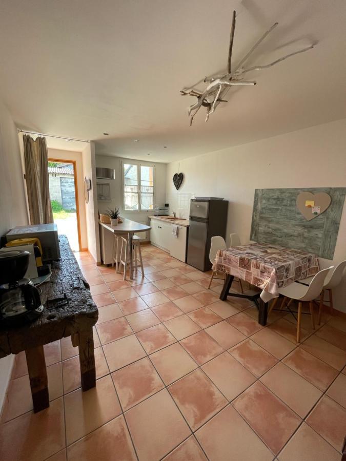 Le Bois Flotte Villa Arrigny Exteriör bild